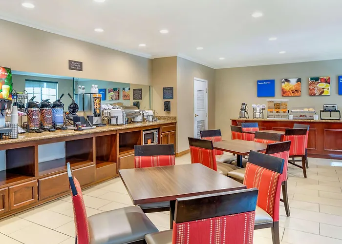 Best Hotels in Lancaster, California