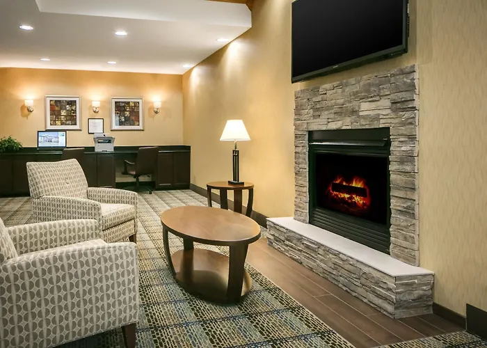 Best Hotels in Clinton Iowa