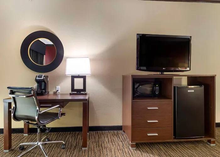 Best Hotels Near Virginia Beach Convention Center